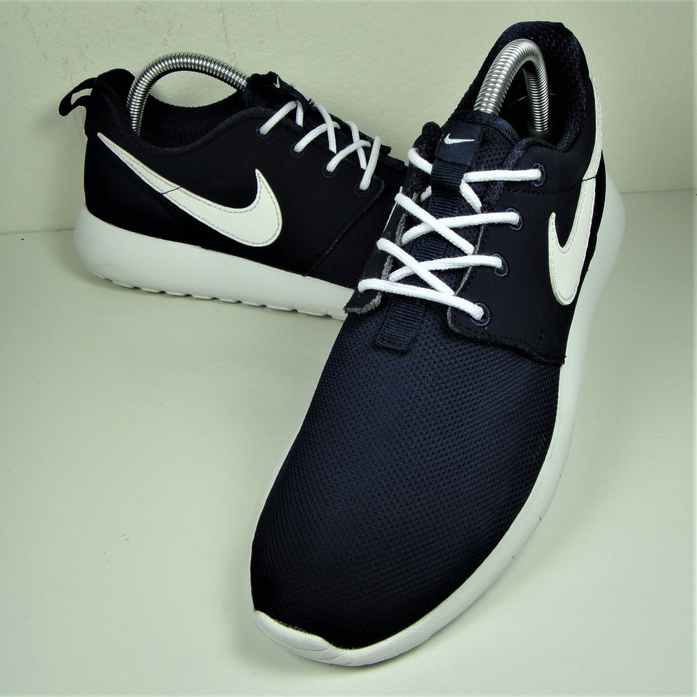Nike Roshe One Big Kid's Shoes Size: 6.5Y